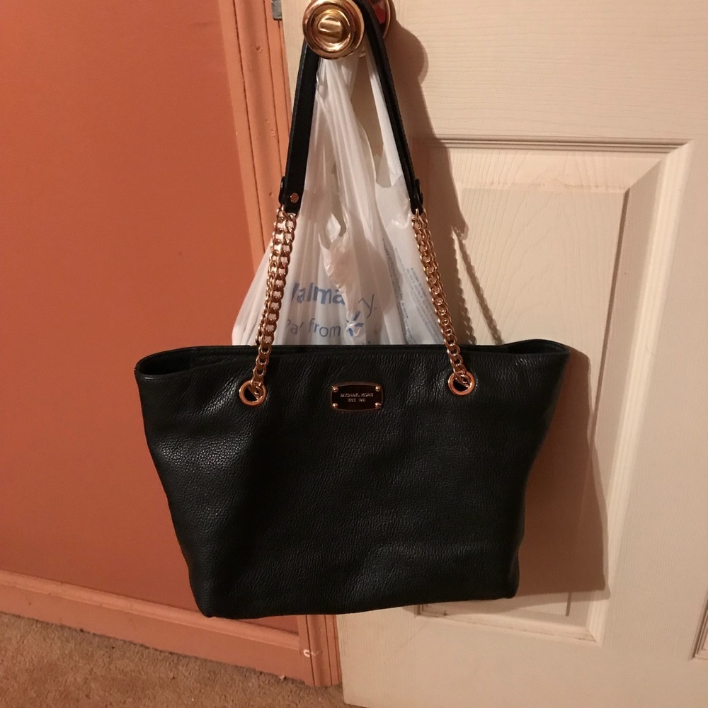 MK jet set medium black purse